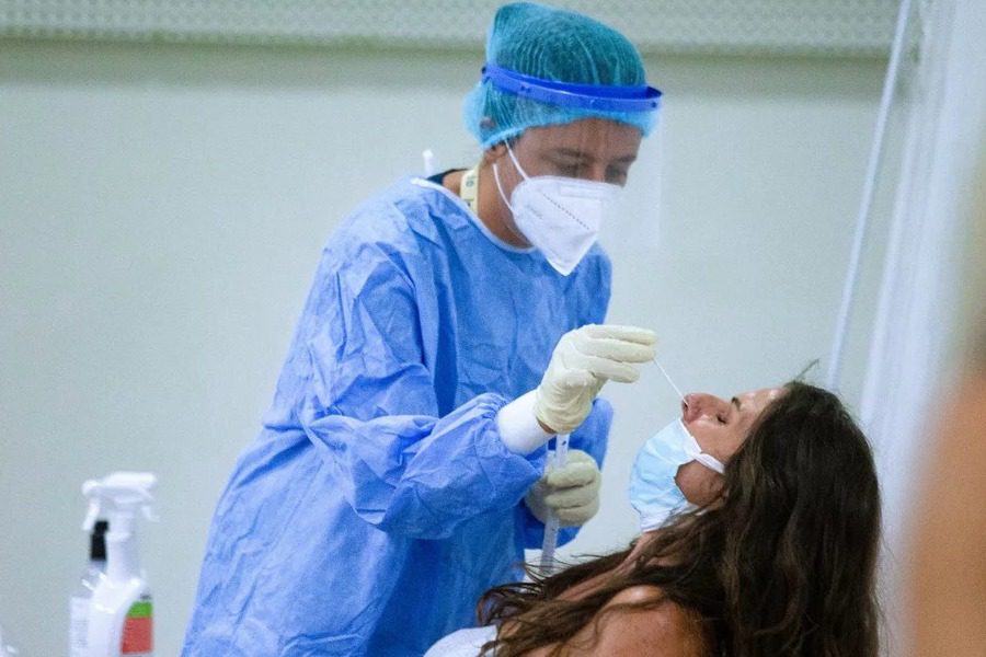 Κορωνοϊός: 18.988 νέα κρούσματα σήμερα, 7.454 στην Αττική