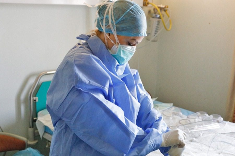 Πότε και πως επιστρέφουν οι ανεμβολίαστοι υγειονομικοί