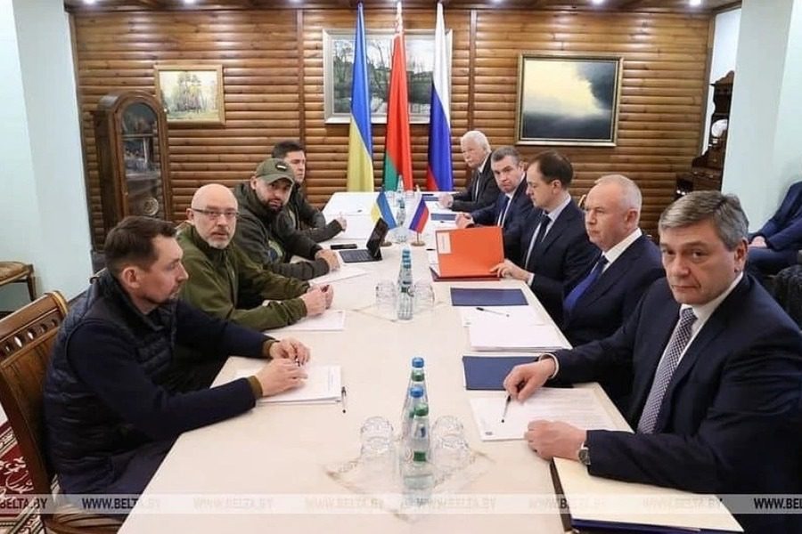 Τι είναι το μοντέλο Αυστρίας ή Σουηδίας που προτείνει το Κρεμλίνο – Τι απαντά το Κίεβο