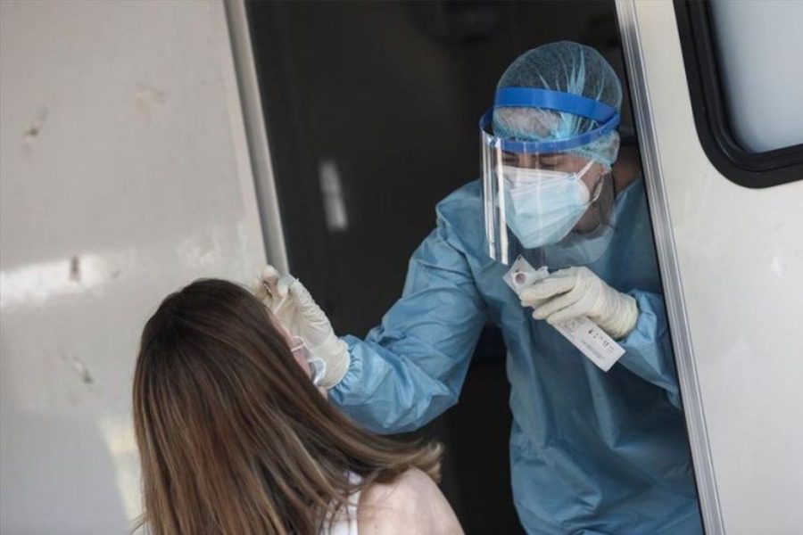 Κορωνοϊός: 26.785 νέα κρούσματα σήμερα, κοντά στα 10.000 η Αττική