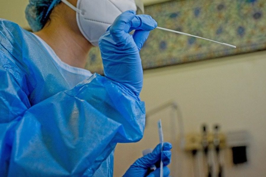 Στα 4.048 τα νέα κρούσματα κορωνοϊού