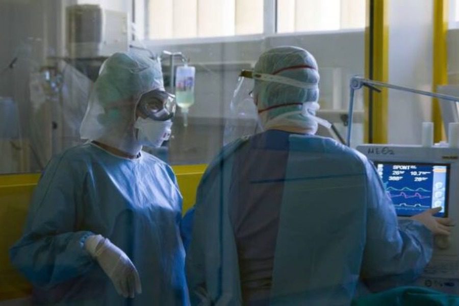 27.490 νέα κρούσματα σήμερα: Ξεπέρασε τα 10.000 κρούσματα σήμερα η Αττική