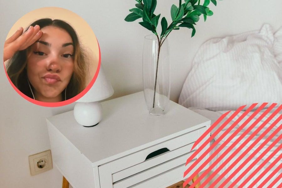 Ένα αντικείμενο της έδειξε ότι το ραντεβού της είχε παράλληλη σχέση