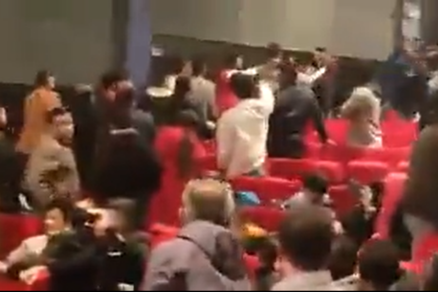 Αγριο ξύλο σε συναυλία της πρεσβείας του Μπαγκλαντές στην Ελλάδα