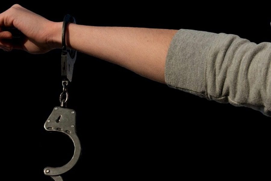 Πασίγνωστος ηθοποιός συνελήφθη ξανά για βιαιοπραγία 