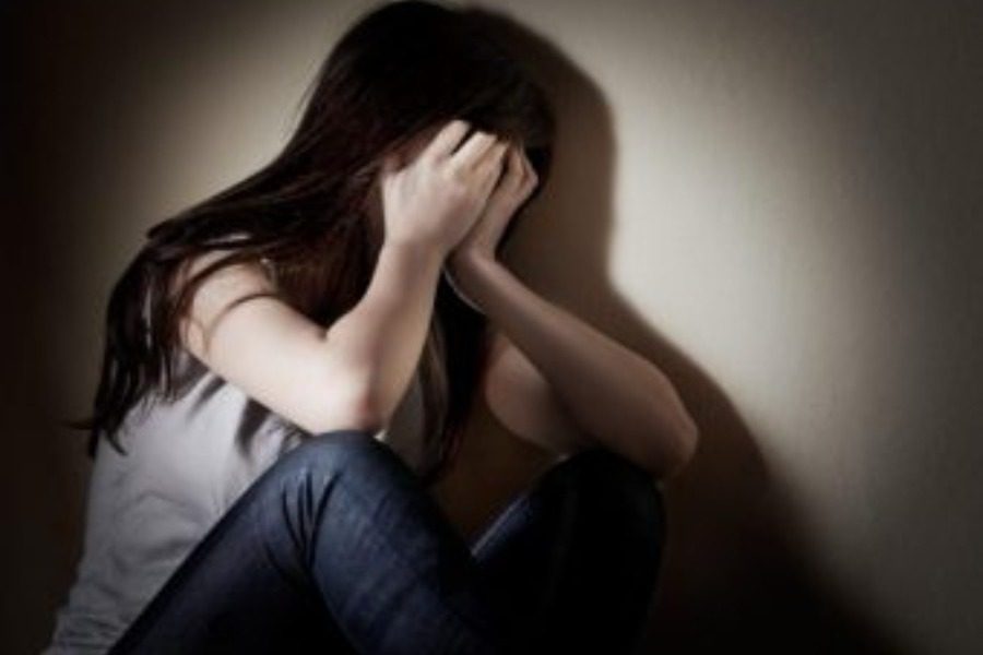 Ηράκλειο: Ανήλικος πήγε να πνίξει την αδελφή του παρόντος του 10χρονου αδελφού τους