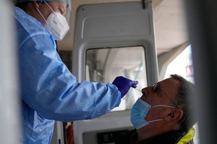 18.297 κρούσματα σήμερα, με 3.812 επαναλοιμώξεις