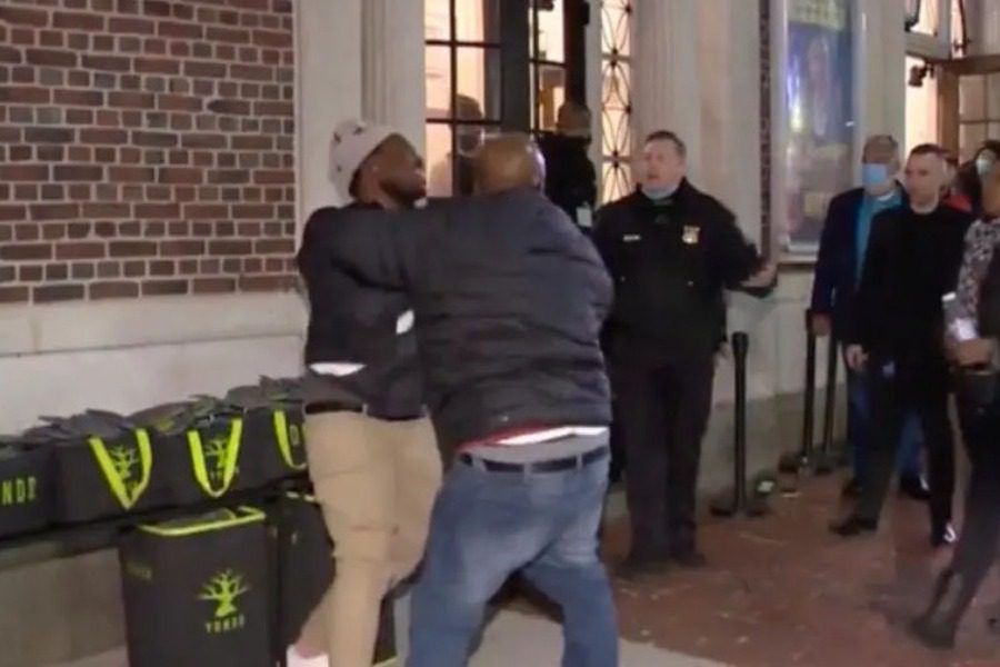 Κρις Ροκ: Χαμός στο πρώτο σόου του 57χρονου κωμικού μετά το ιστορικό χαστούκι του Γουίλ Σμιθ 