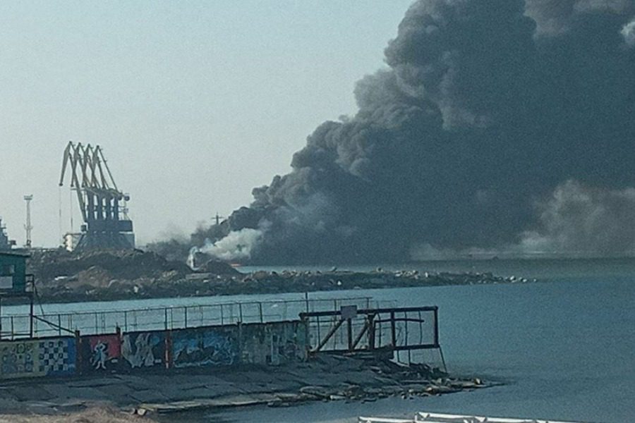 Ουκρανία: Μεγάλη φωτιά στο λιμάνι του Μπερντιάνσκ