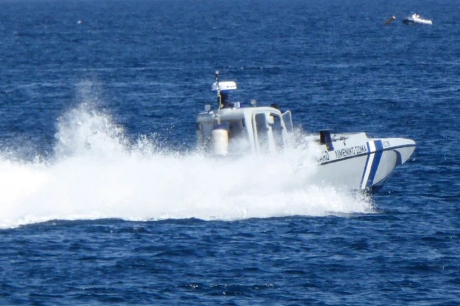 Ανάβυσσος: Συγκρούστηκαν δύο ταχύπλοα με 16 επιβαίνοντες