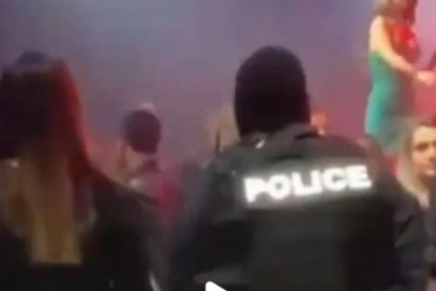 «Ντου» της Αστυνομίας στα μπουζούκια: «Πάγωσε» πασίγνωστη τραγουδίστρια
