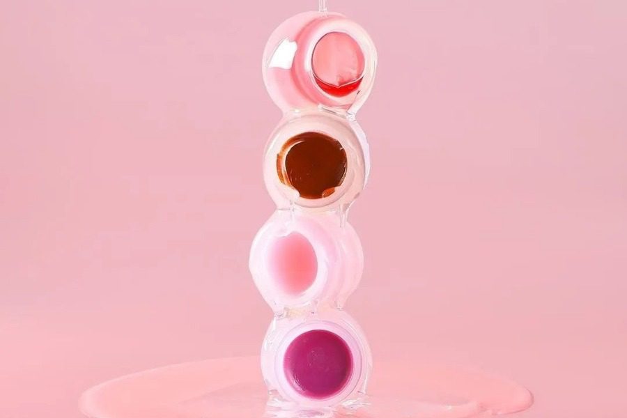 Να γιατί τα lip balms κάνουν τα ξηρά χείλη χειρότερα