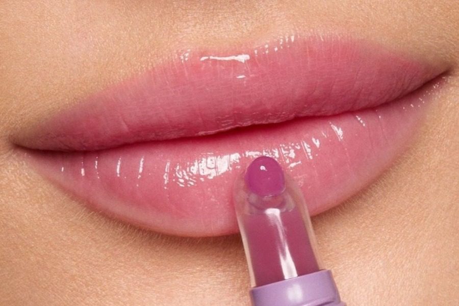 Σκασμένα χείλη: Τι πρέπει να κάνεις για να είναι ξανά απαλά