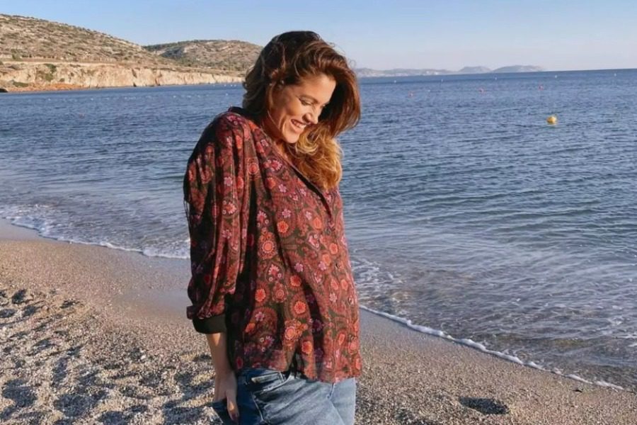 Γεννάει η Μαίρη Συνατσάκη