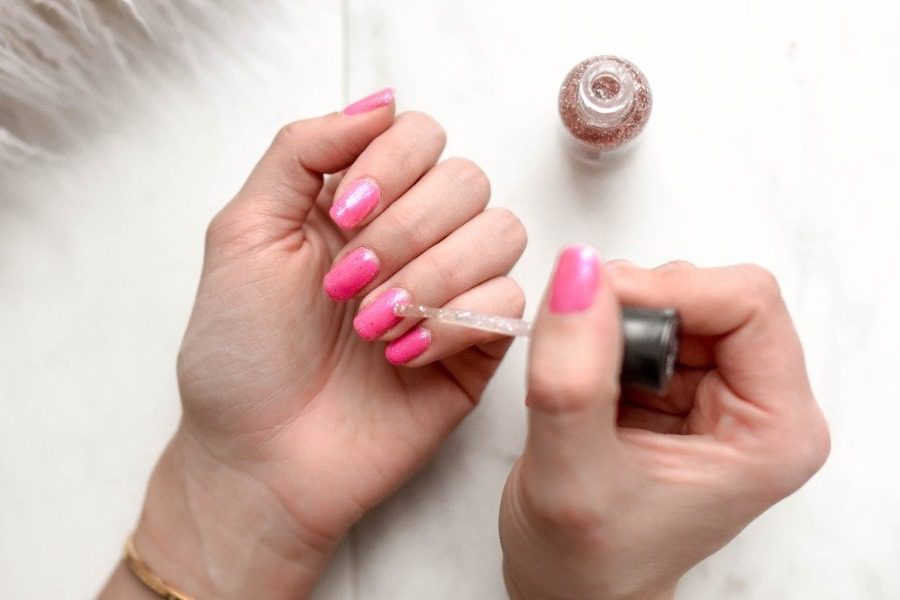 Το απόλυτο κόλπο για να διαρκέσει περισσότερο το μανικιούρ σου