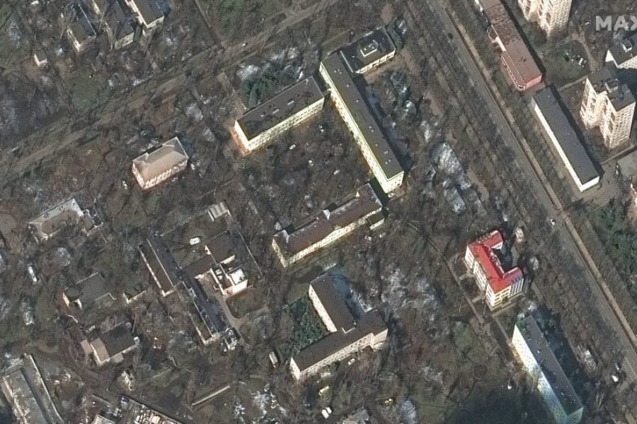 Αντεξε το καταφύγιο κάτω από το θέατρο στη Μαριούπολη που βομβαρδίστηκε