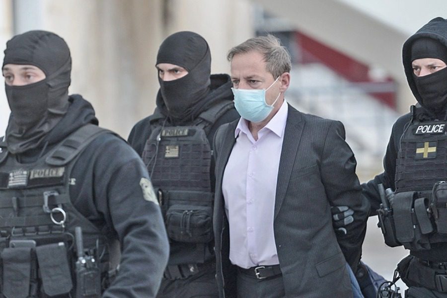 Δίκη Λιγνάδη: Βίαιη προσαγωγή μάρτυρα που τον καταγγέλλει για βιασμό