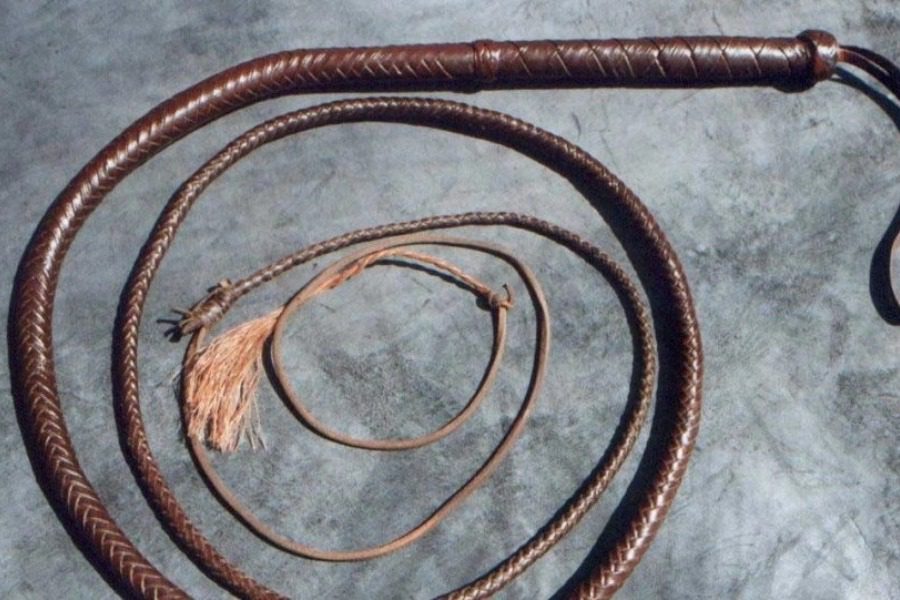 Ινδονησία: Μαστίγωσαν 100 φορές γυναίκα για μοιχεία και τον σύντροφό της 15 φορές