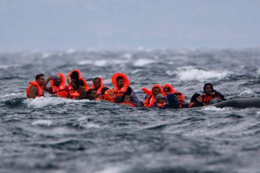 Λέσβος: Νεκρό βρέφος από πρόσκρουση βάρκας με μετανάστες σε βράχια