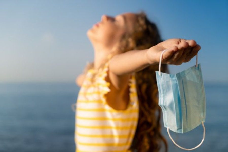 Κορωνοϊός: Πότε θα πετάξουμε τις μάσκες 