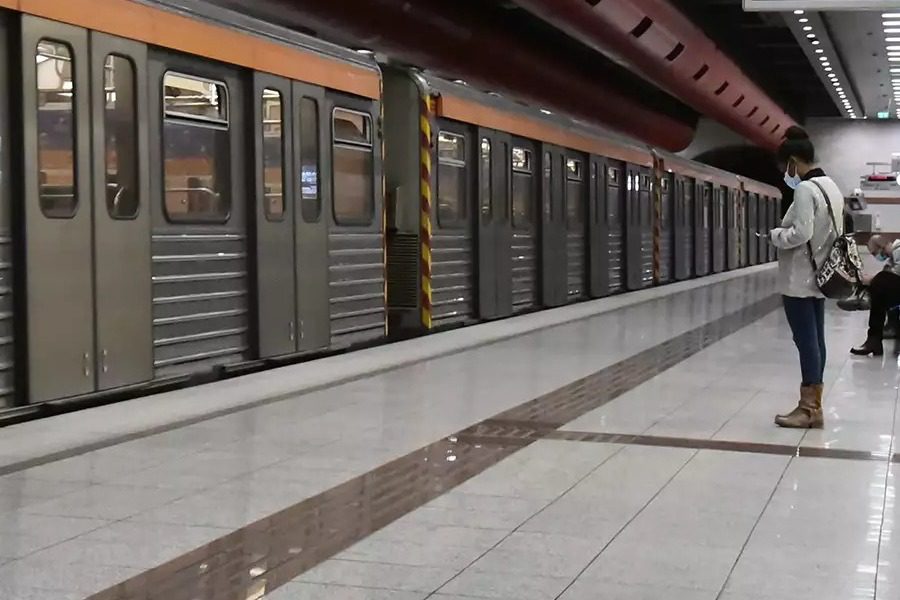 Μοναστηράκι: Σκηνές πανικού σε βαγόνι του μετρό 