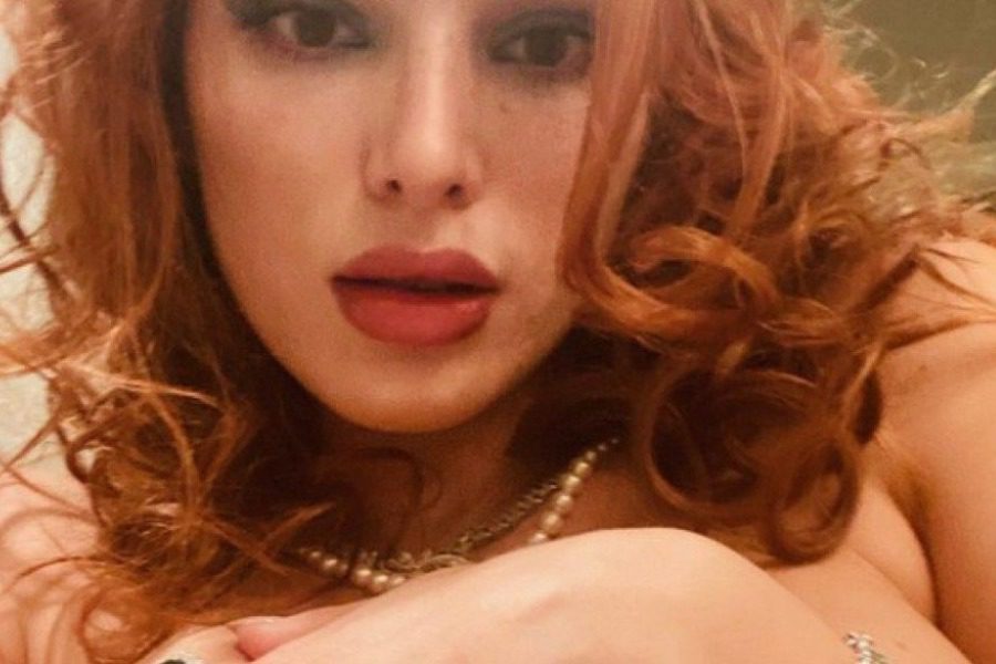 Χαμός με την Μπέλα Θορν: Μας σερβίρει… την πίσω όψη της στο πιάτο 