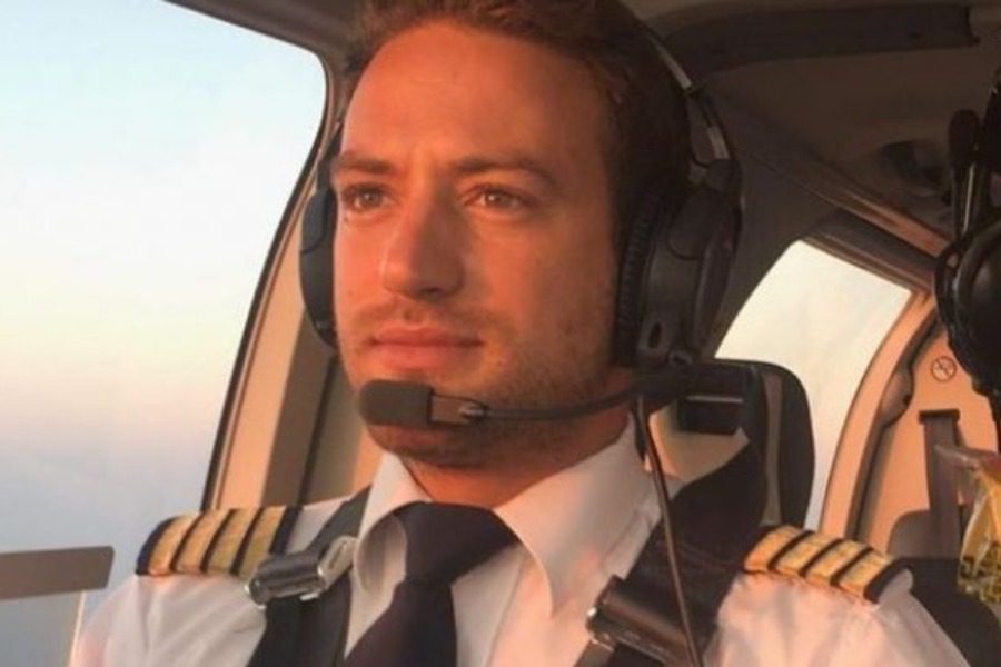 Σπάτα: Πώς συνδέεται το τραγικό δυστύχημα του νεαρού Βρετανού με τον Μπάμπη Αναγνωστόπουλο