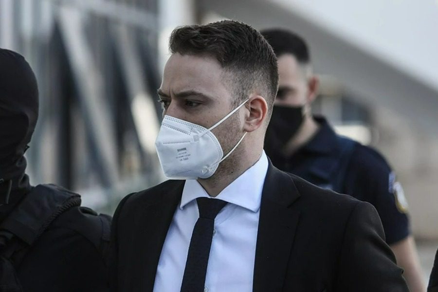 Μπάμπης Αναγνωστόπουλος: Μεταβιβάζει την περιουσία του στη μικρή Λυδία