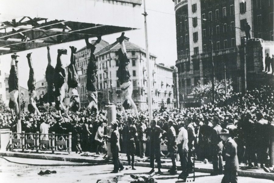 Σαν σήμερα: Η εκτέλεση και το λιντσάρισμα του Μπενίτο Μουσολίνι