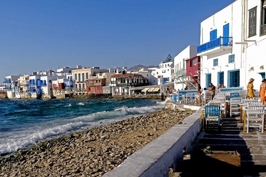 Μύκονος: Ζήτησαν να πληρώσει 600 ευρώ για... δυο κοκτέιλ και μια μερίδα καβουροπόδαρα