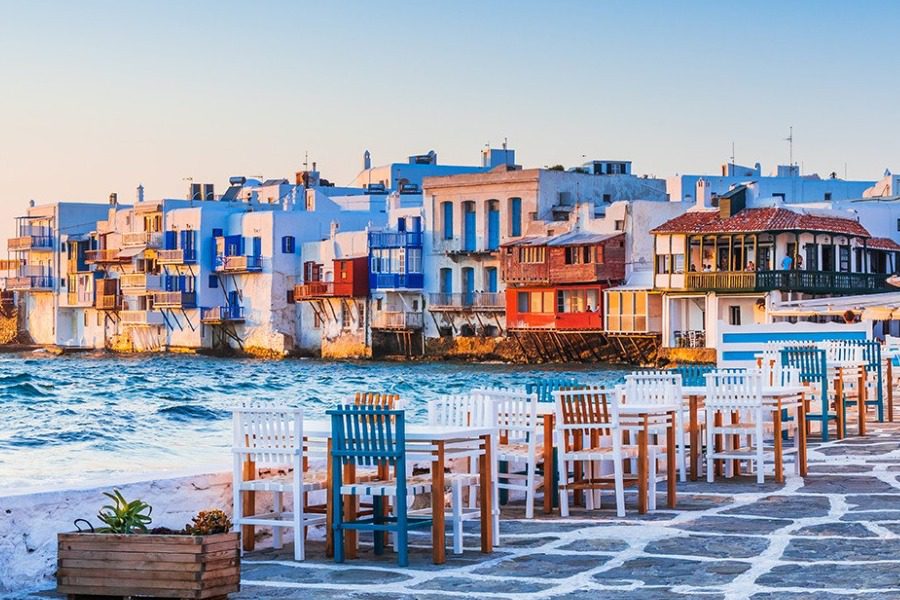Μύκονος: Ελεύθεροι με περιοριστικούς όρους η Ελληνίδα concierge και ο Αλβανός ντίλερ