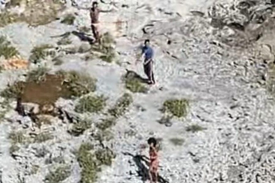 Ναυαγοί σε ερημονήσι διασώθηκαν μετά από 33 μέρες