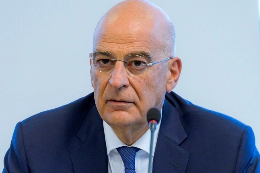 Θετικός στον Covid‑19 ο Νίκος Δένδιας