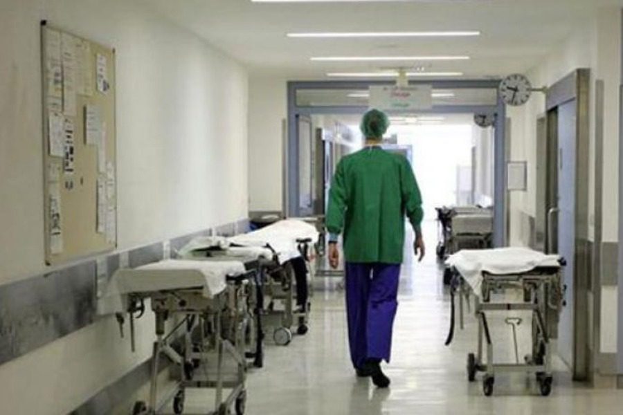 Έρχονται απολύσεις των υγειονομικών που δεν εμβολιάζονται