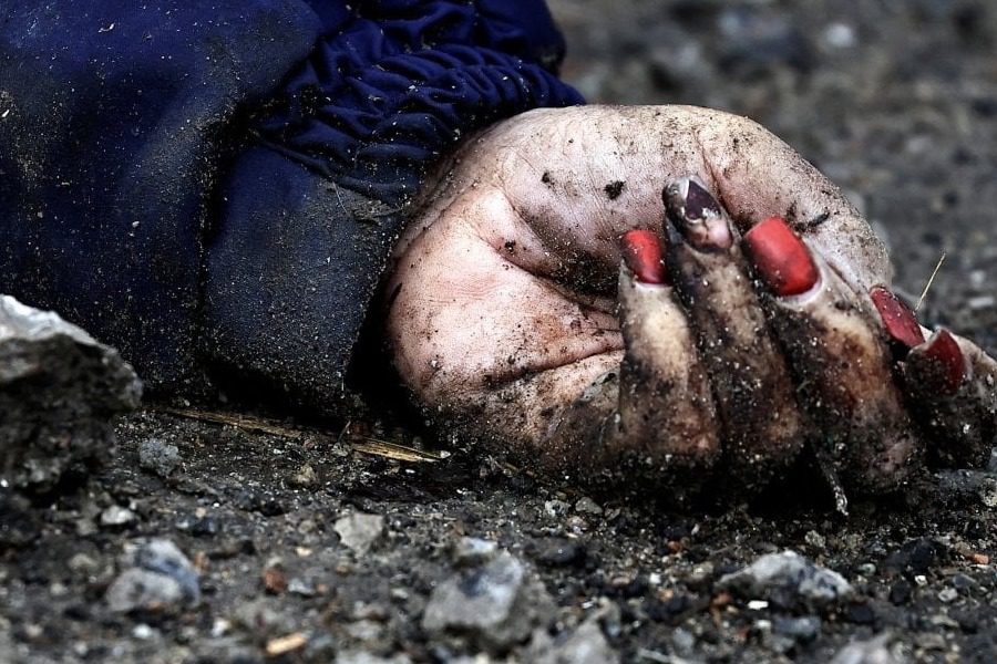 Ουκρανία: Η τραγική ιστορία της γυναίκας με τα κόκκινα νύχια που έπεσε νεκρή στην Μπούτσα