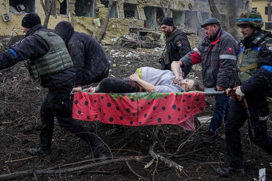 Ουκρανία: Πέθανε μαζί με το μωρό της η έγκυος από το βομβαρδισμένο μαιευτήριο στη Μαριούπολη