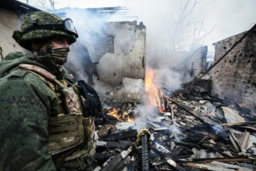 Η στιγμή που ρωσική οβίδα πέφτει δίπλα σε δημοσιογράφους