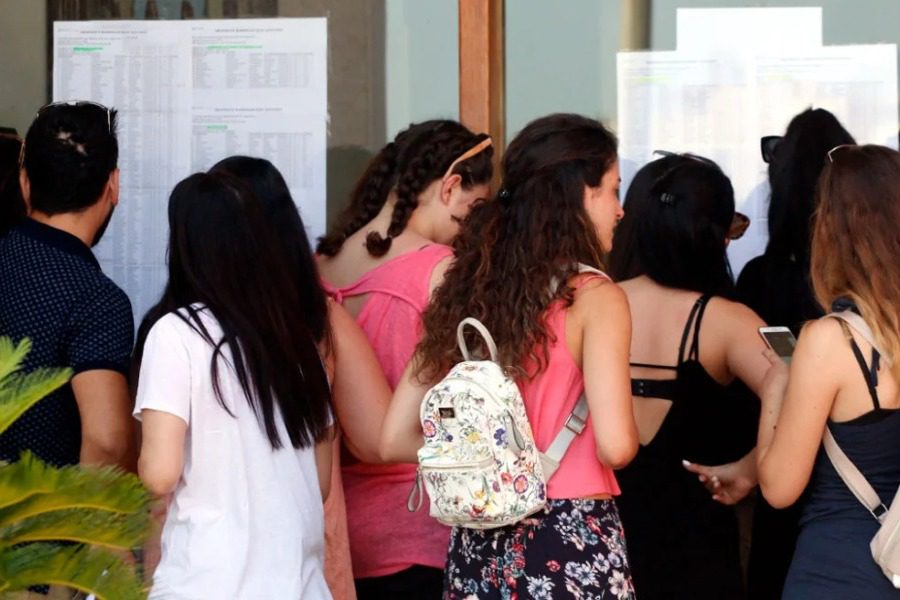 Πανελλαδικές 2022: Αναλυτικά οι βάσεις ‑ Οι Σχολές με την μεγαλύτερη πτώση