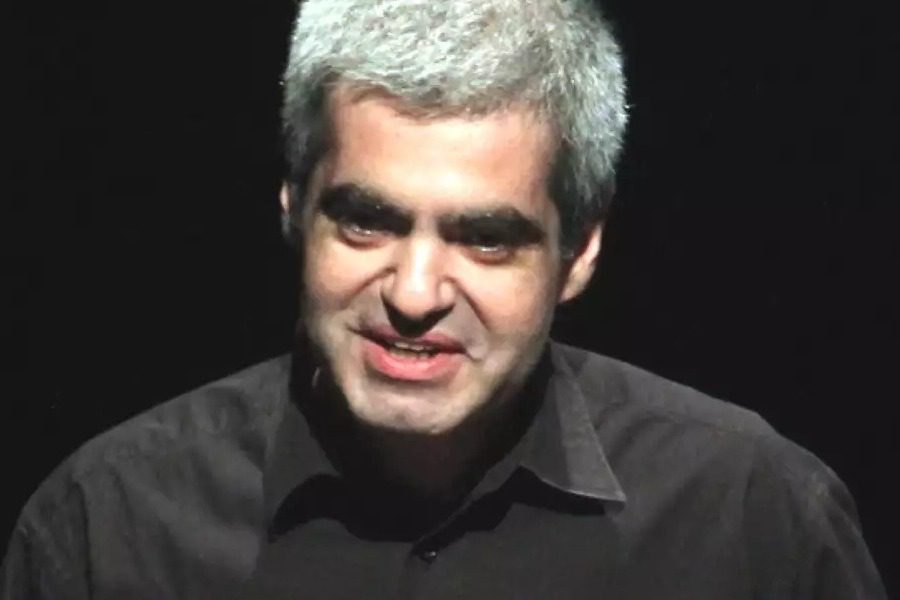 Παπαθεοδώρου: «Κατέβασα παιδική πορνογραφία για να γράψω βιβλίο» είπε ο συγγραφέας