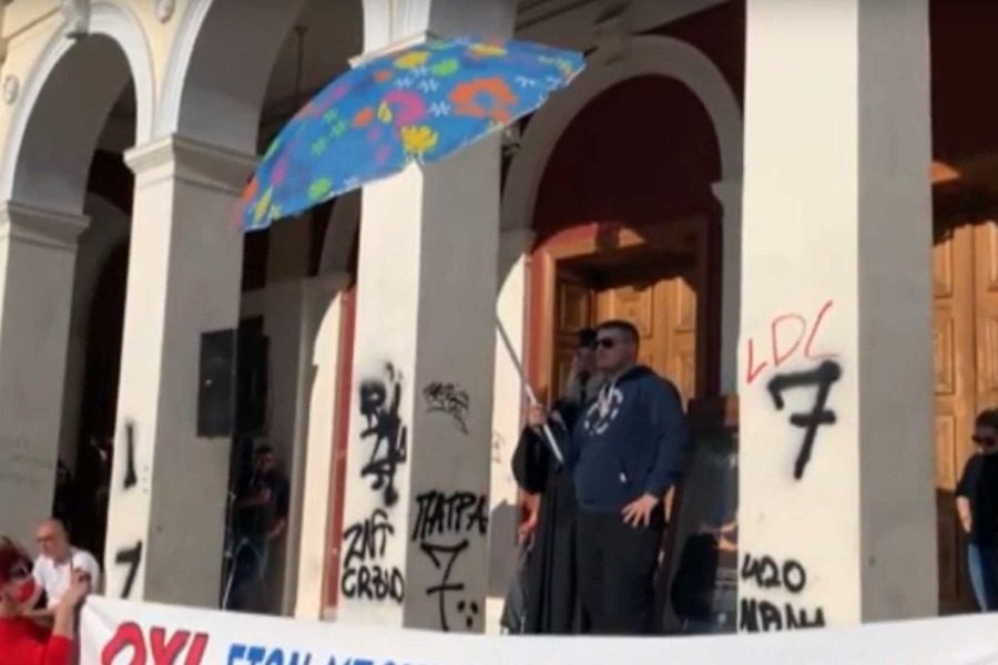 Πάτρα: Παραλήρημα από αντιεμβολιαστή ιερέα