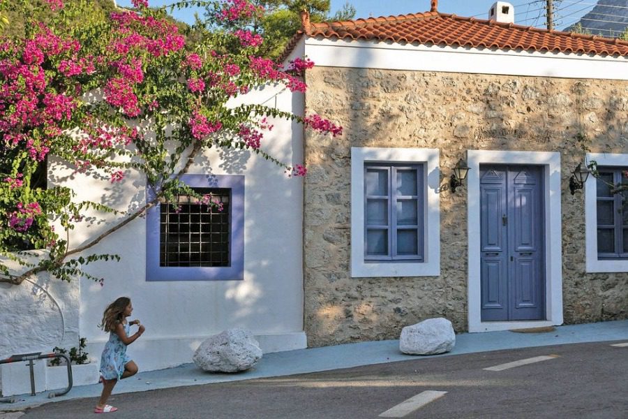 Πάσχα στο χωριό ύστερα από δυο χρόνια: Τι συμβουλεύουν οι ειδικοί