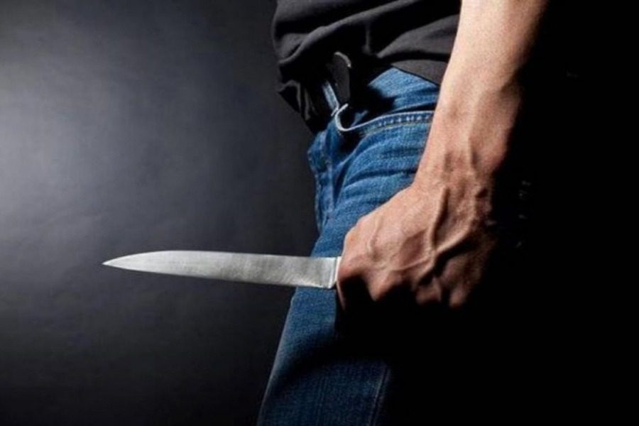 Τρόμος στην Αθήνα: Μανιακός κυκλοφορεί και μαχαιρώνει γυναίκες