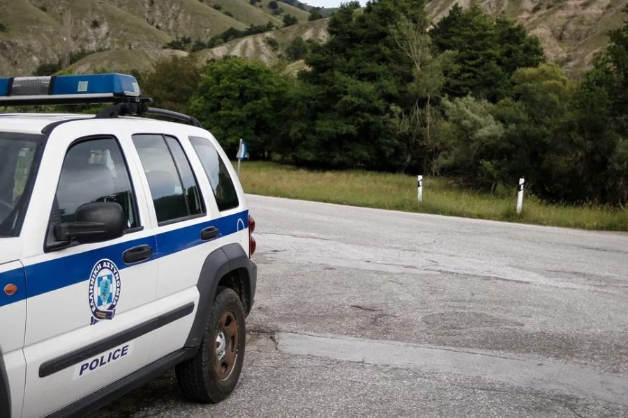 Νεκρός βρέθηκε στη Μάνδρα ένας 17χρονος από σφαίρα στο κεφάλι