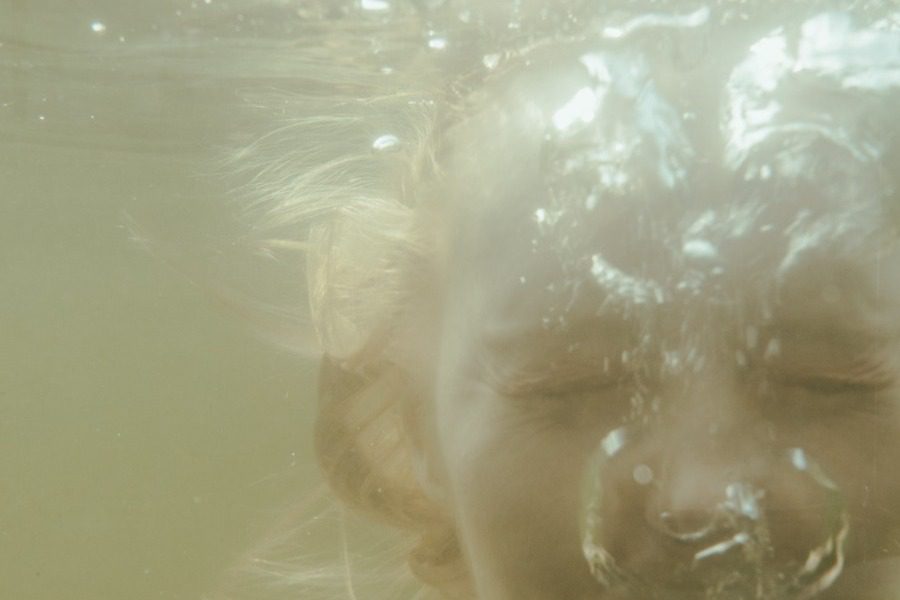 Πνιγμοί στις ελληνικές θάλασσες: Το 60% των Ελλήνων δεν ξέρει να κολυμπά