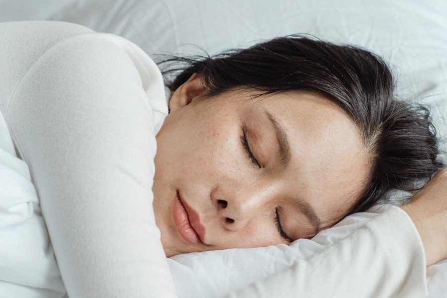 Αυτή είναι η στάση ύπνου που πρέπει να έχουμε όταν κοιμόμαστε, αλλά μόνο το 10% από εμάς το κάνει