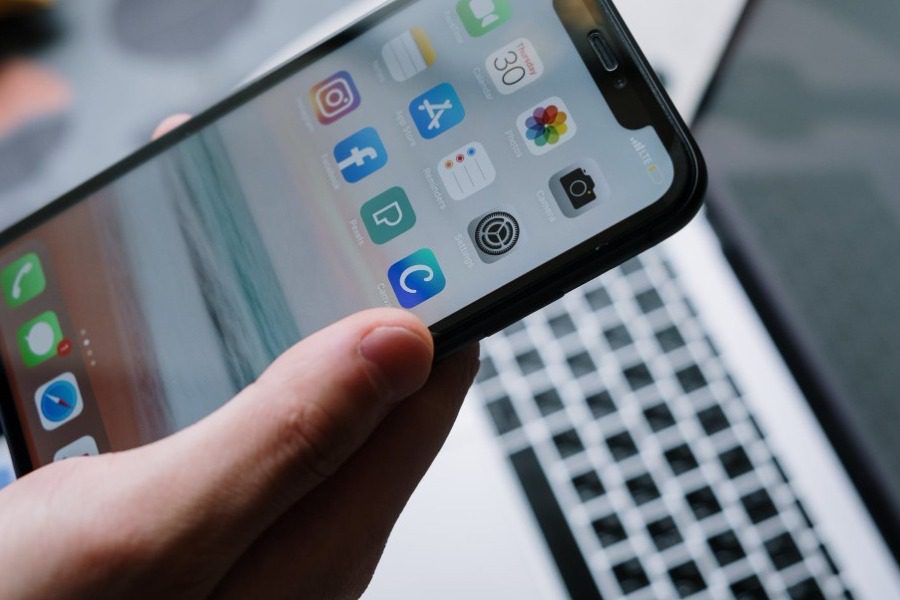 Έστειλε γuμνές φωτογραφίες της 16χρονης κοπέλας του στον πατέρα της για εκδίκηση