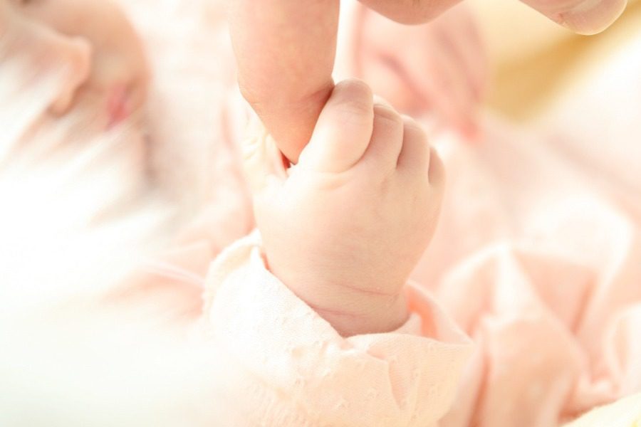 Λάρισα: Έδωσαν λάθος μωρό στο μαιευτήριο ‑ Tην επόμενη τους έδωσαν τo σωστό