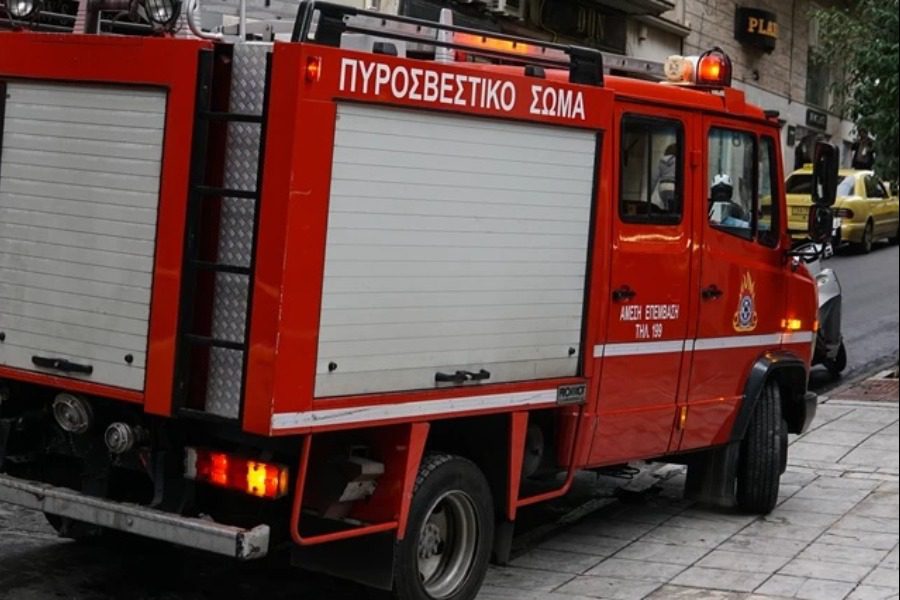 Φωτιά στο Μετς: Στις φλόγες γνωστό εστιατόριο