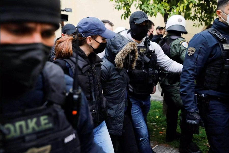 Δήμητρα Πισπιρίγκου: «Ο Μάνος Δασκαλάκης έδερνε την Ρούλα»