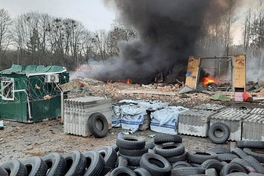 Ουκρανία: Ανελέητο το σφυροκόπημα από τη Ρωσία και προέλαση στο Κίεβο